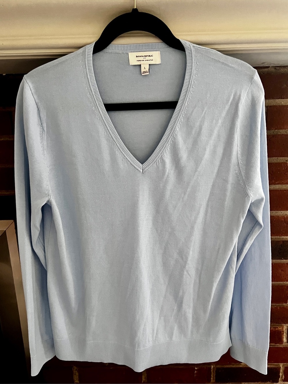 Banana Republic Men’s Pale Blue V-Neck Sweater